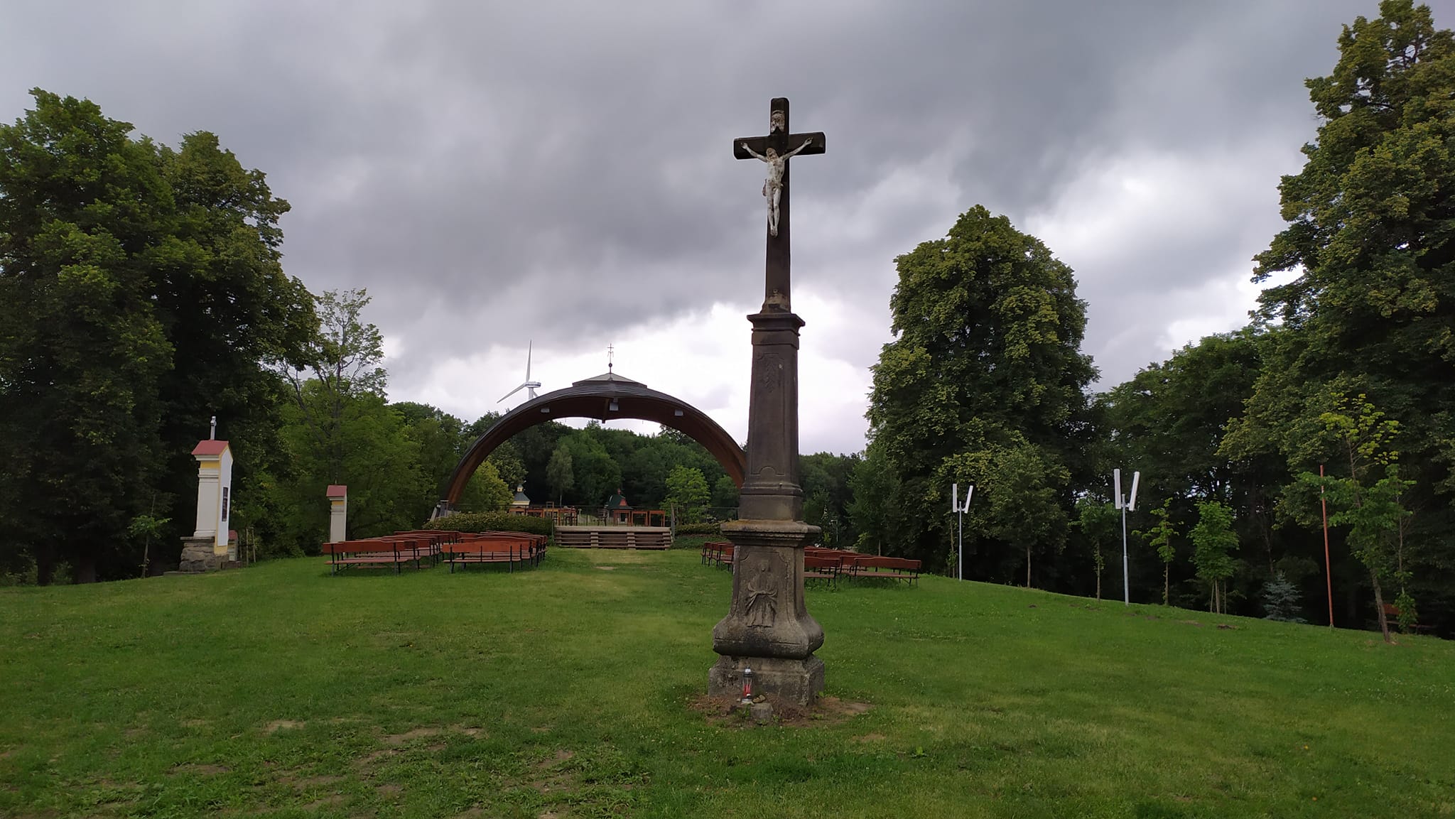 16. Chvalčov – Hostýn