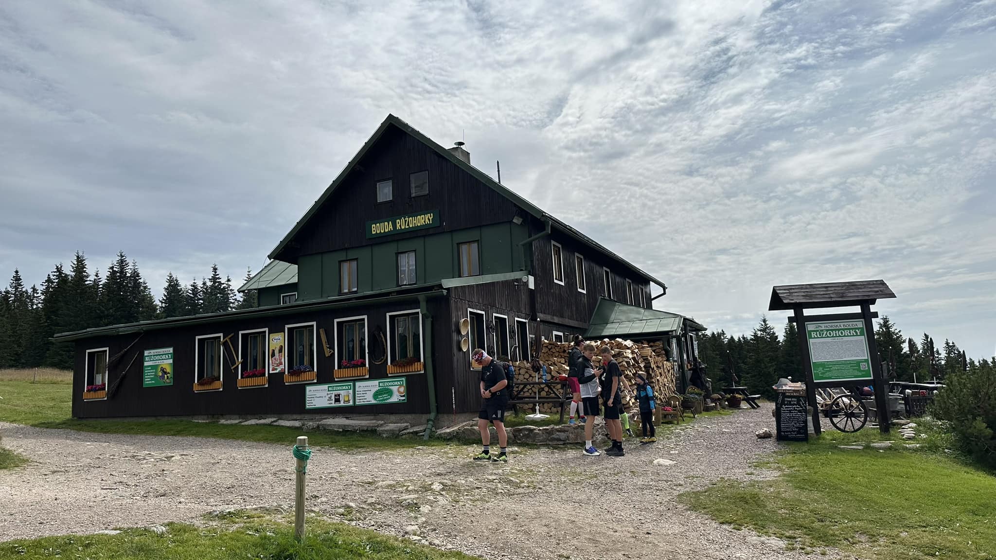 36. Růžohorky